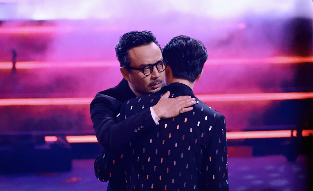 王一博|王一博现场演唱无名,被质疑假唱,网友放直拍回应:别闹了