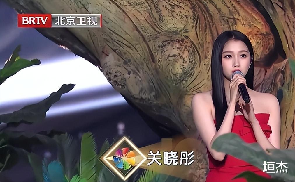 北京电影节|北影节闭幕看点：吴彦姝拿大奖，关晓彤红裙惊艳，靳东的白发动人