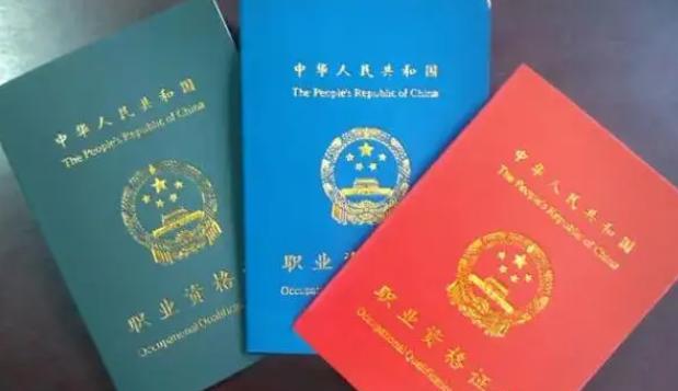 程序员|不少人说“程序员越老越吃香”，程序员却摇头，实际可能与之相反