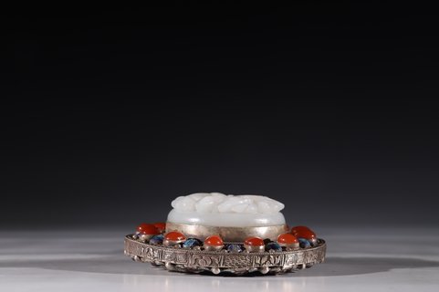 翡翠|?回流 银制镶和田玉带翡翠龙勾 手把镜