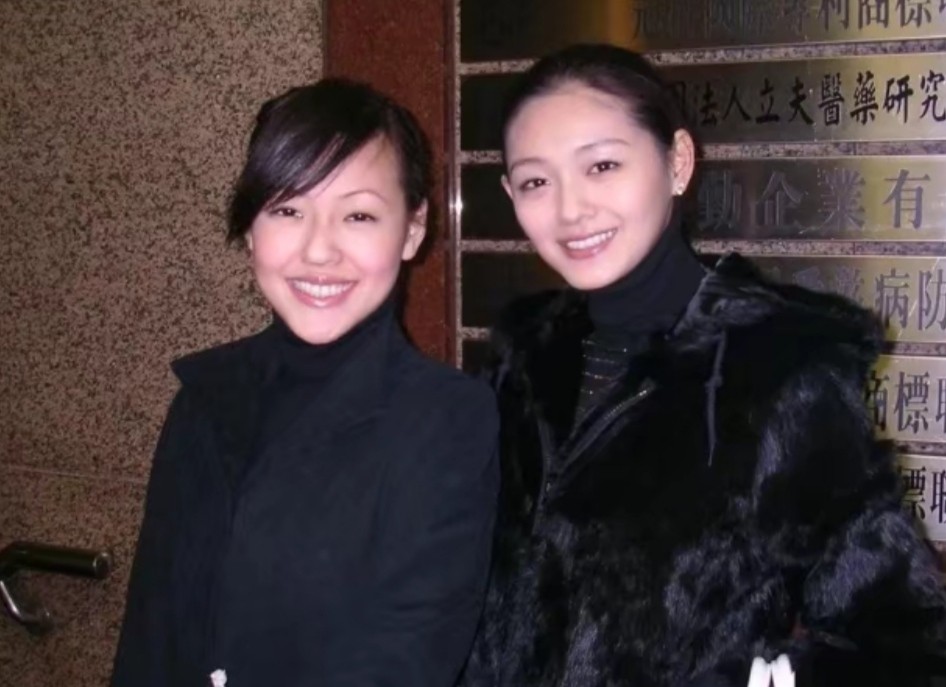 大S|大S离婚后初亮相，颜值在线宛如少女，与小S对比太明显