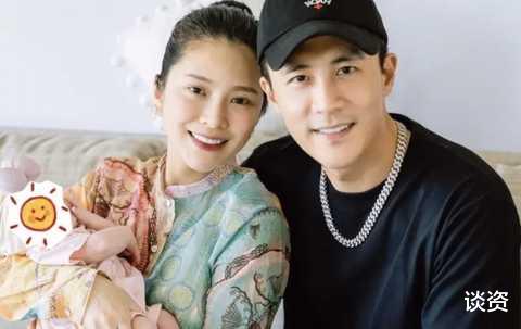 杜淳|杜淳为女儿庆生,娇妻王灿颜值太高,网友调侃像女明星和素人