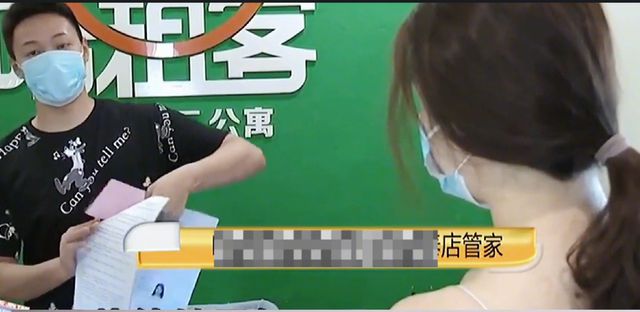 女孩因太漂亮,空调坏了师傅上门一个月没修好,是来修空调的吗?