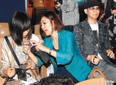 郑少秋|同是郑少秋的基因,把郑欣宜和官晶华两女儿一对比,差距就出来了