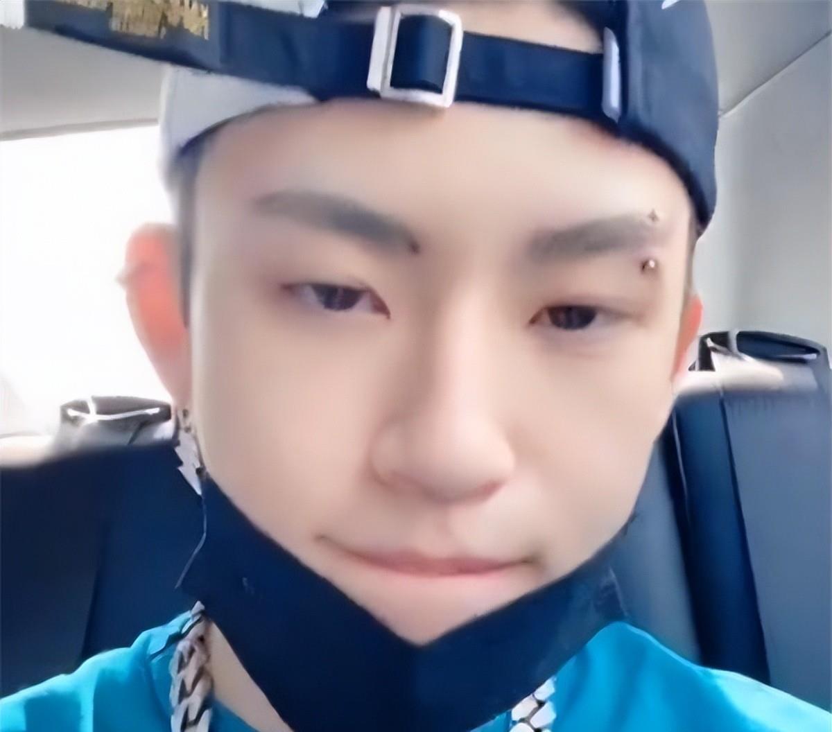 金泫雅|明星的另类造型！权志龙的牙钻，王一博的眉钉都不如泫雅的另类