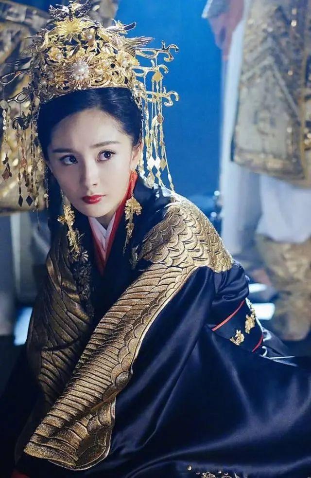 陈都灵|《狐妖小红娘》:陈都灵古装扮相“美翻了”,女主都被她艳压