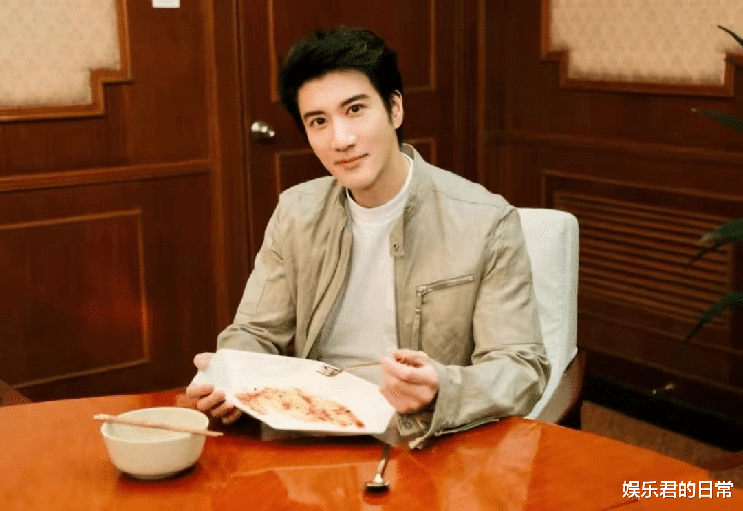 王力宏|男星孙国豪曝前女友丑闻，与异性酒吧接吻还带回家，王力宏躺枪