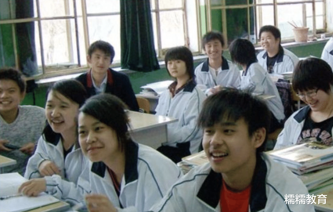 英语学习|学生语文成绩如此优秀，一看英语成绩也不低，其实与学习习惯有关
