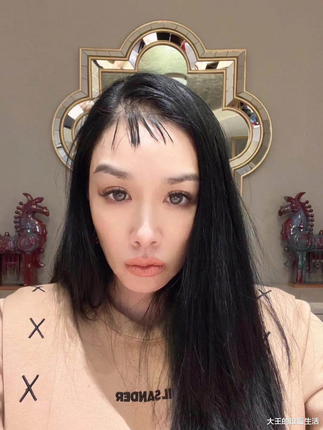 钟丽缇|钟丽缇，举止越来越奇葩了！刘海剪翻车在线求助，和小12岁热舞秀恩爱