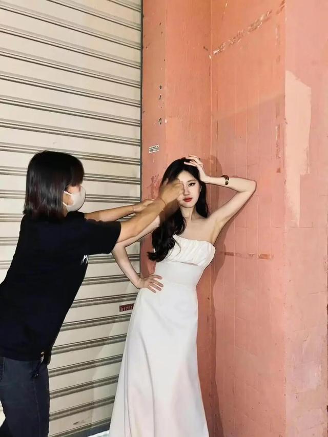 化妆 你要不说这是赵露思，我还以为是什么“网红”