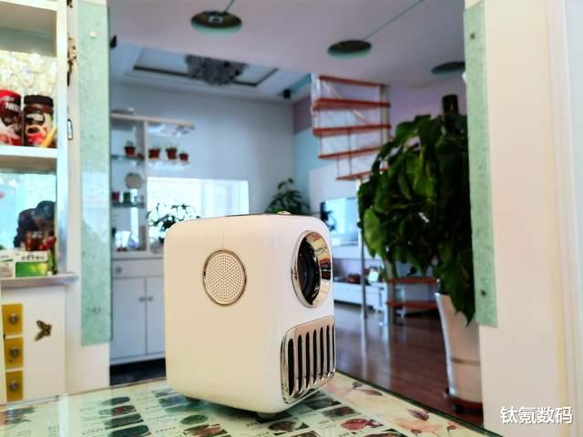 显示器|躺平看大片，入门巨幕投影用起来有多爽，万播T2R Max体验