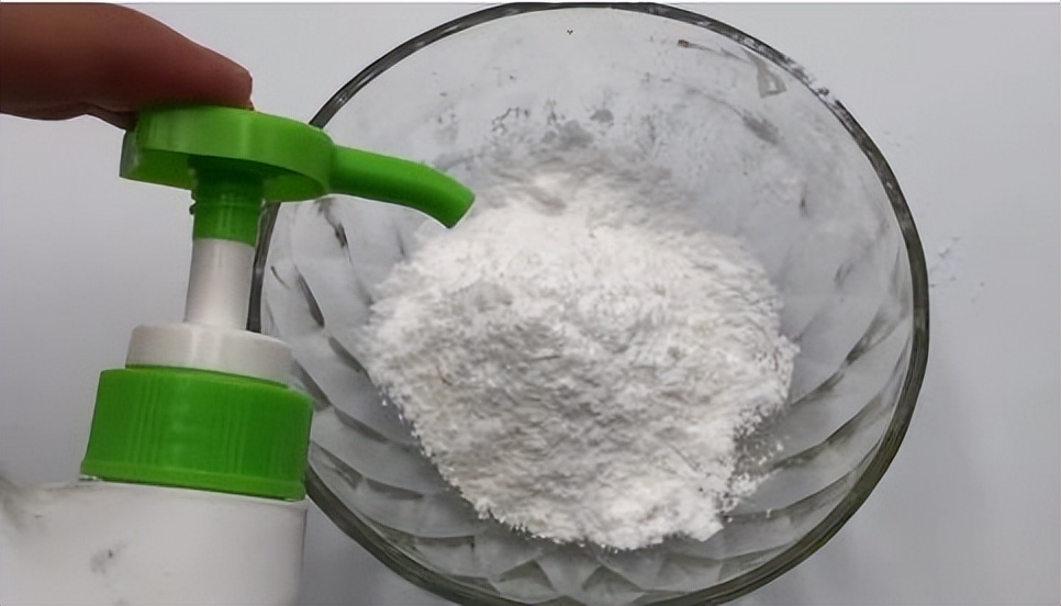 夏天家里苍蝇多很烦人?不用愁,教你3个妙招,让苍蝇离你远远的