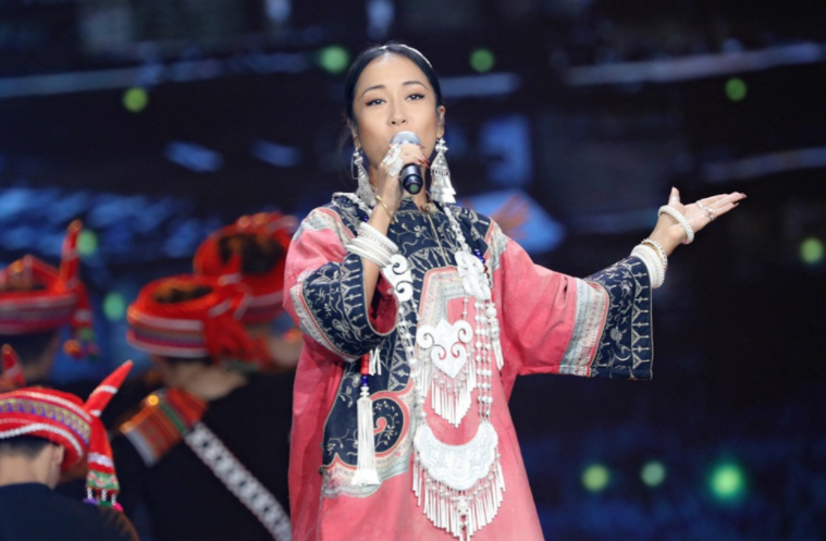 吉克隽逸|吉克隽逸根本没必要化妆,素颜与上妆无误差,纯天然的美女