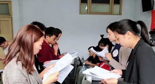 教师|教师招聘迎来新规定,学历和专业门槛将提升,师范生拍手叫好