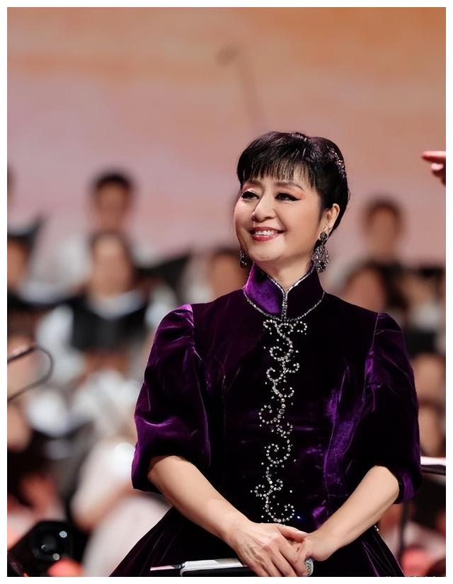 殷秀梅|殷秀梅:举办独唱会,阎维文戴玉强等历任男搭档都来了独缺廖昌永