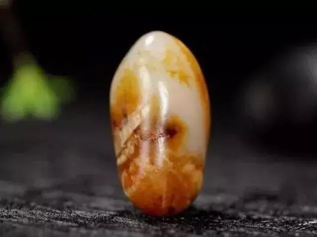 |和田玉：外表光鲜的“皮色料”，背后藏着多少秘密呢？