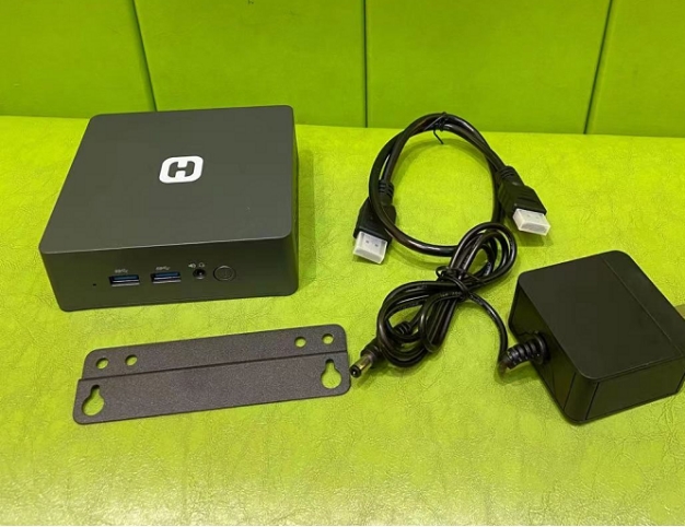 Python|汉华星A1迷你主机 PC，配备第 11 代赛扬芯片