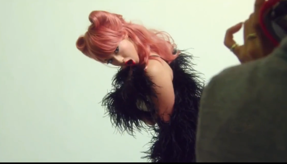 |【狼狈2】:女明星被财阀们视为玩物,慢慢丢掉最后的尊严!