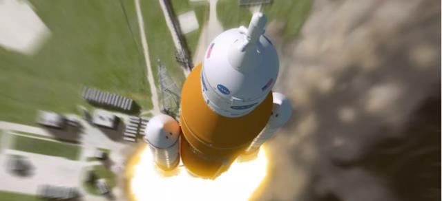 美国登月是假的？NASA发射场遭雷击：险些摧毁几百亿的登月火箭