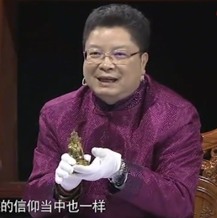 妻子疯狂购物引丈夫不满,丈夫为找心理平衡花8万买一佛像回家