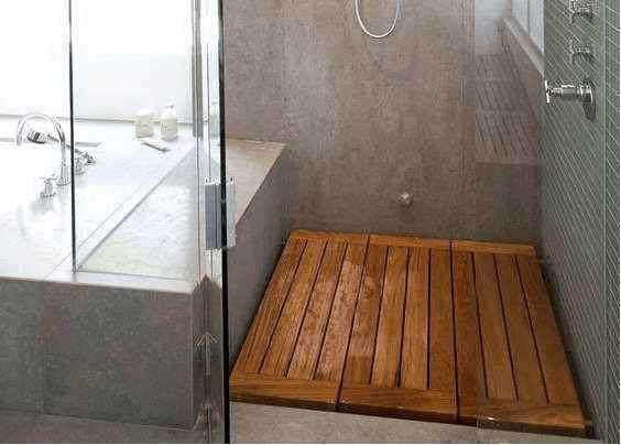 卫生间洗澡老摔跤,老师傅给我家铺上这个,简直太完美了!