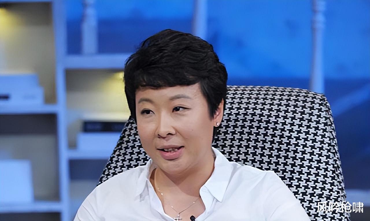 冯坤|2014年，女排前队长嫁大12岁的泰国排球教父，婚后过得如何？