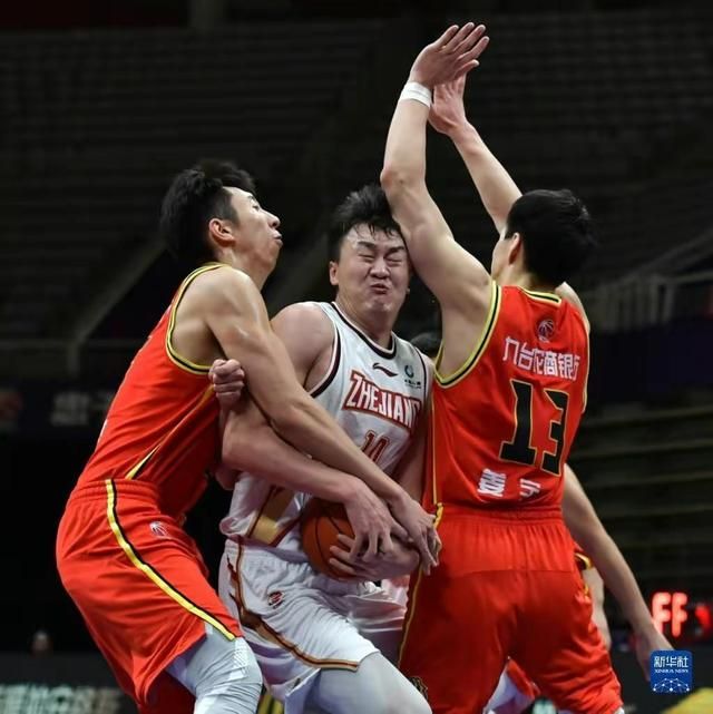 广东男篮|广东男篮提前锁定第五名！说辽粤大战还早了点，怕浙江稠州不答应