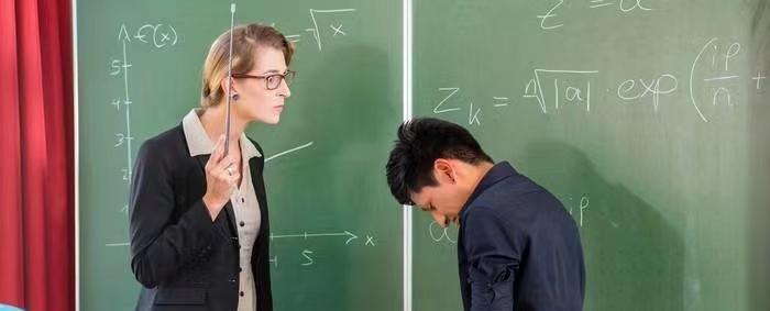 家长随意举报引发热议,到底举报的底线在哪?网友:看不下去了