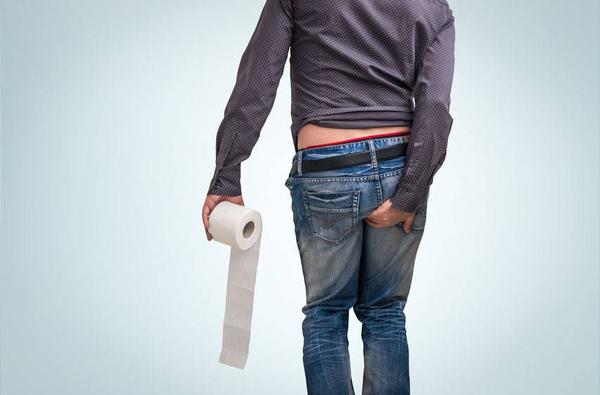 养生堂|放屁多且臭是肠癌来临的信号？医生：若同时伴随4种异常，需警惕