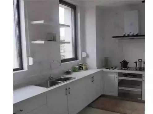 媳妇说把厨房吊柜拆了,装修完,为此发火的我,乖乖跪搓衣板!