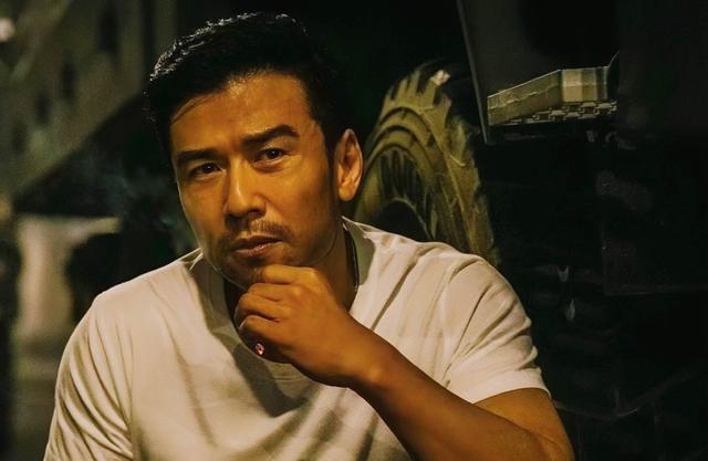 唐文龙|香港知名男星被曝与内地女友低调结婚，年过50岁仍想生小孩