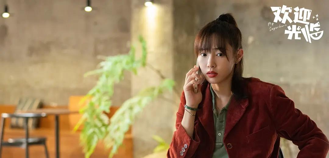 白百何|37岁的黄轩演门童被夸，38岁的白百何演空姐为何骂声一片？