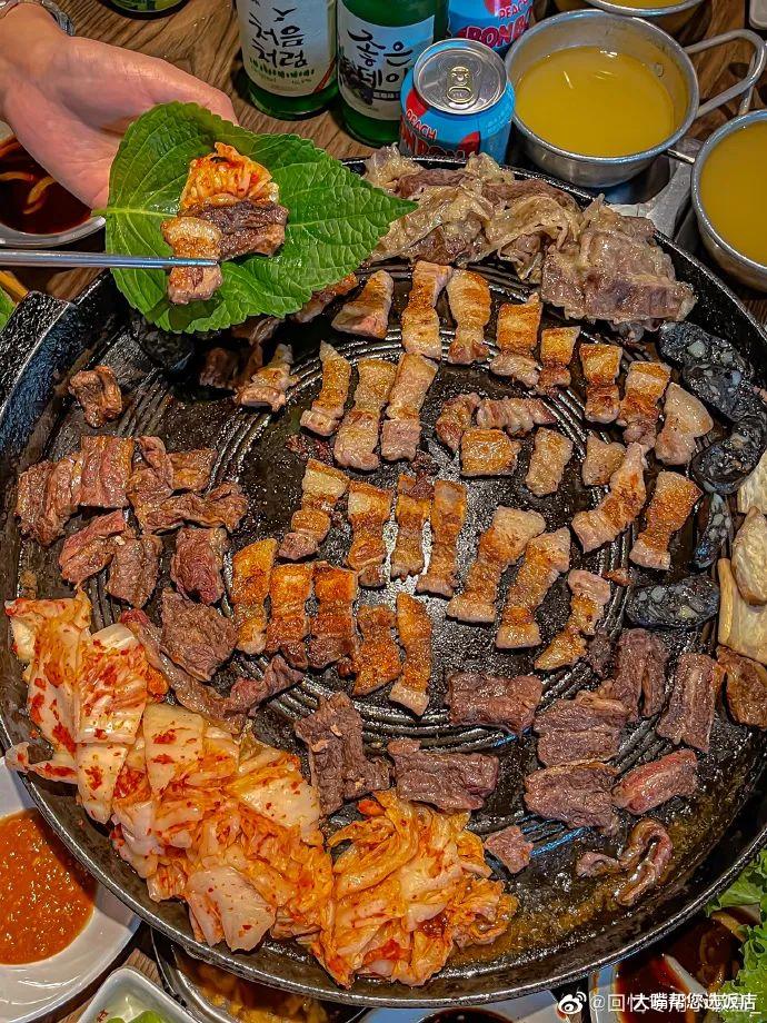 吃在大连-软糯的鸡爪，牛肋条猪五花都超赞，敲黑板最后的炒饭得来两碗~