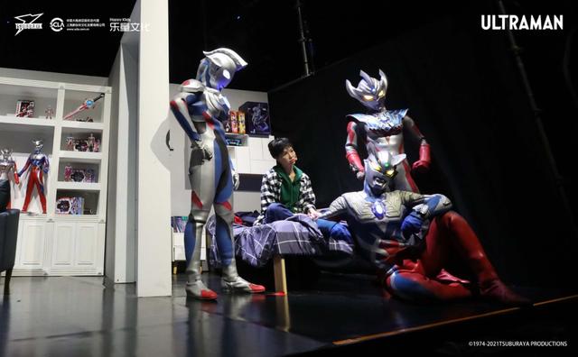 父与子|限时优惠中 | 其实这个世界真的有“光”奥特曼《父与子》带你一起追光