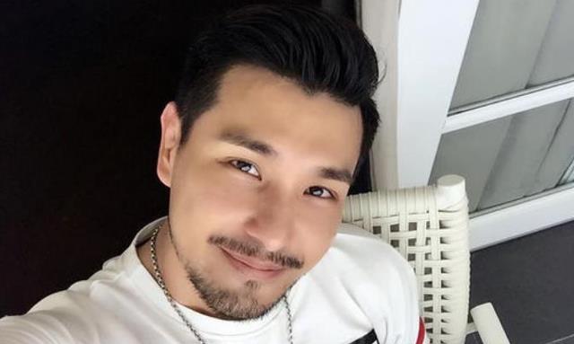 招聘|TVB视帝拍戏遭冷遇，直播向内地求职？陈展鹏怎么变成这个样子！