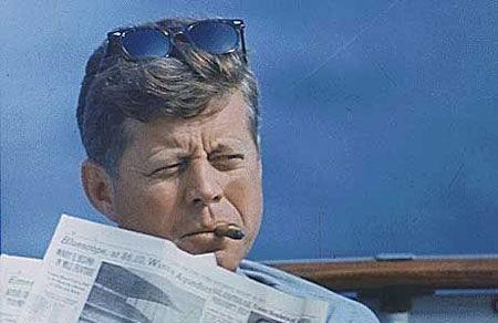 约翰·肯尼迪|同样是走进肯尼迪的情网，赫本和梦露不同待遇，玩弄或真心你细品