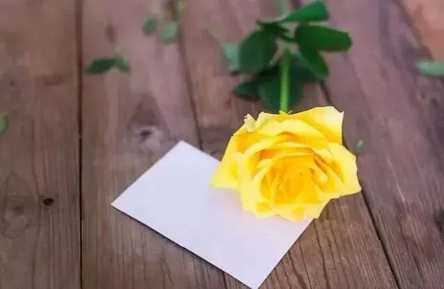 卫哲|微信上爱发朋友圈的人，不是炫耀，十有八九是这几种人！