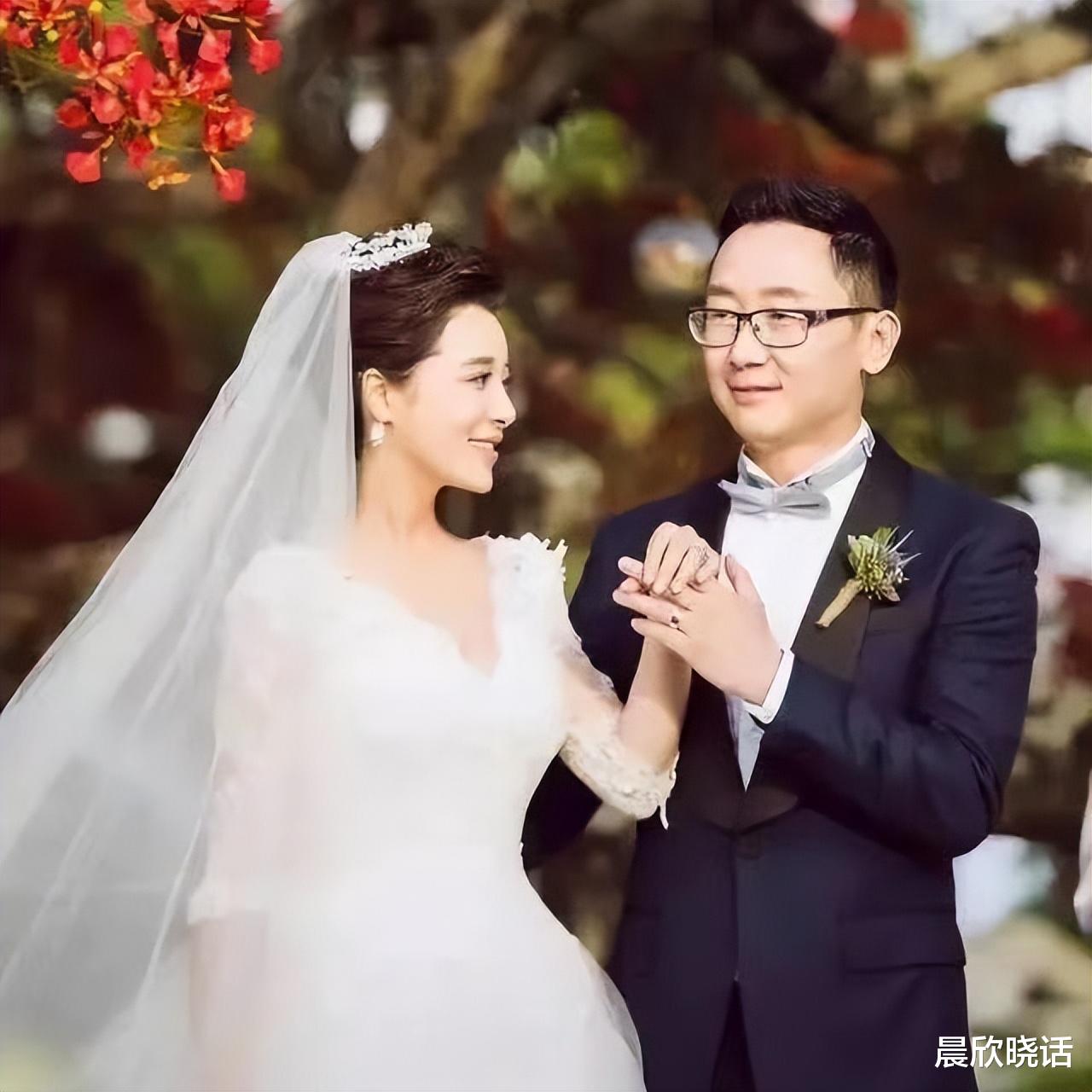胡蝶|央视名嘴胡蝶：31岁闪婚二嫁陆川，婚后长期分居，她真的幸福吗？