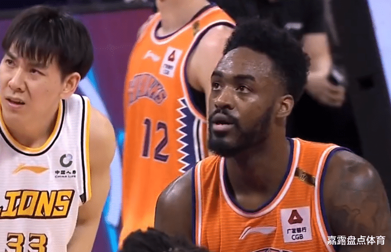 广东男篮|孙铭徽24+9！广厦2-0上海拿到赛点，李春江严肃，王哲林空砍22分