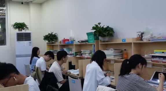 考研|多所高校发布考研新规,导致大家考研不读研,网友:专硕太难了