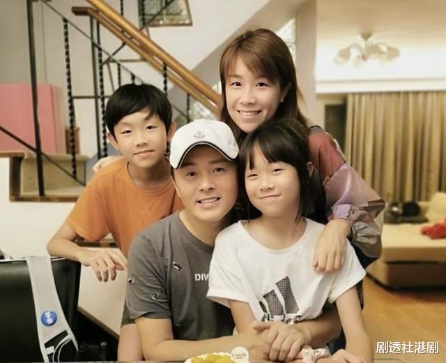 带货|TVB冻龄男神返港团年！因普通话太差放弃带货，与家人将移居内地