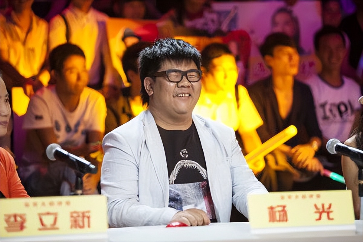 许知远|杨光：曾登上央视春晚，却被骂滚出娱乐圈，如今娶年轻美貌娇妻
