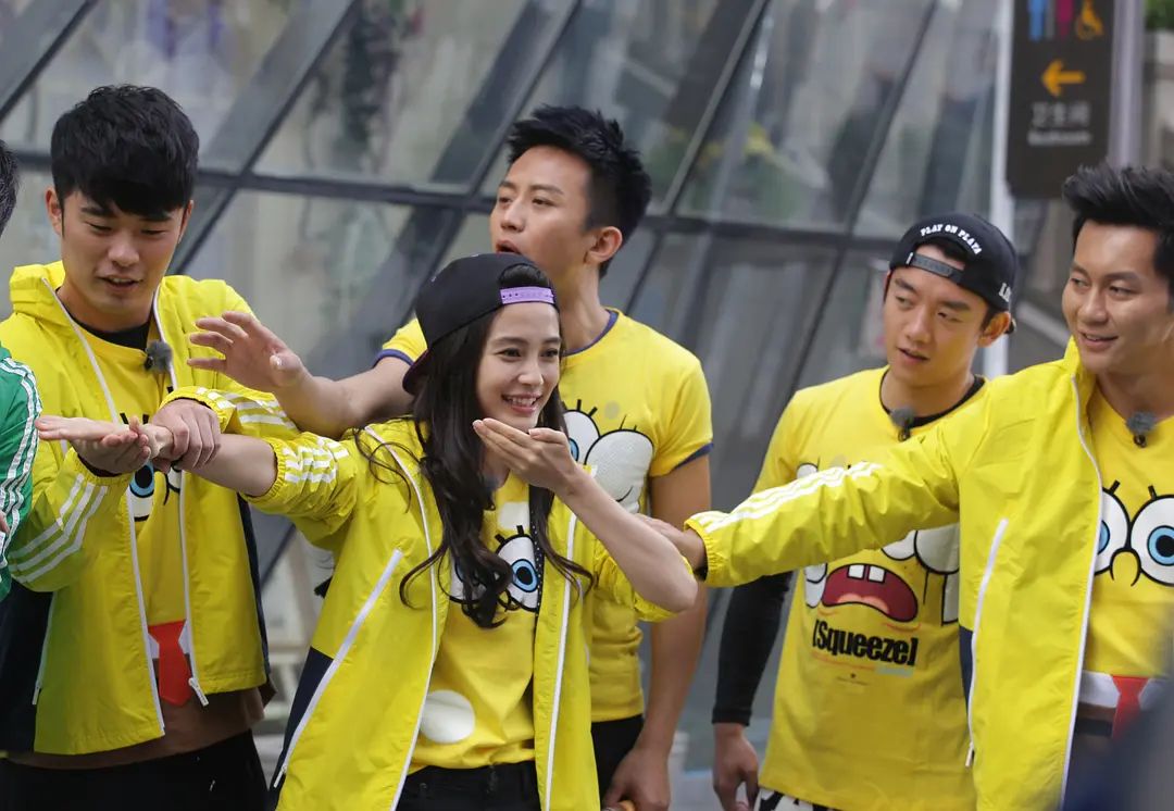 奔跑吧兄弟|新版《跑男》7人海报官宣!从C位看端倪:本季队长由谁担任