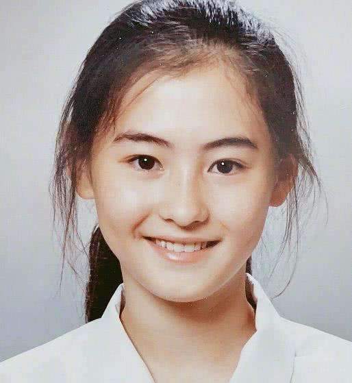 刘亦菲|同样是少女的年纪，有的女星已经出落成美人，有的却让人不忍直视