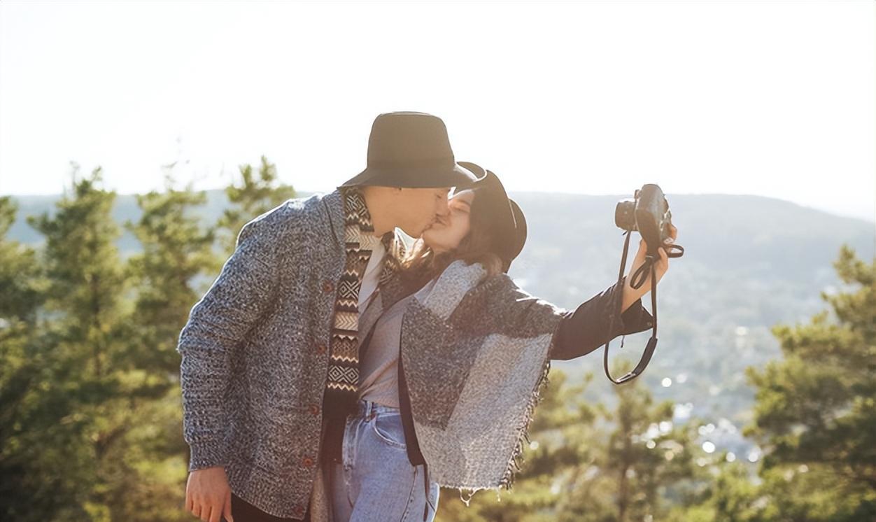 爱情|有两种关系容易日久生情