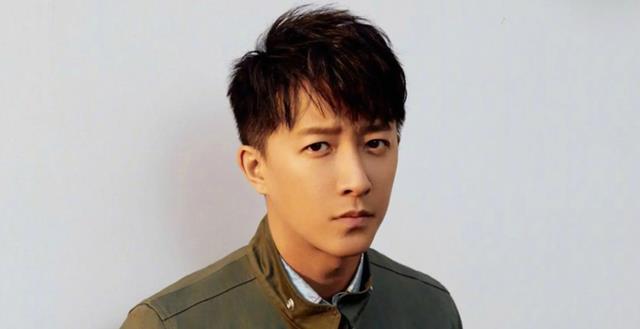 秦岚|42岁秦岚又一部新剧来袭,看清男主后,网友:没有一位颜值差的