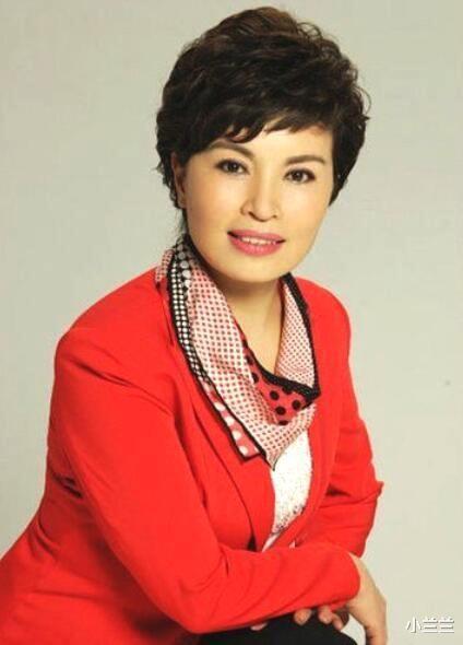 李瑞英|李瑞英:儿子坠楼仍坚持工作,惹观众怒骂太冷血,她却说“不后悔”