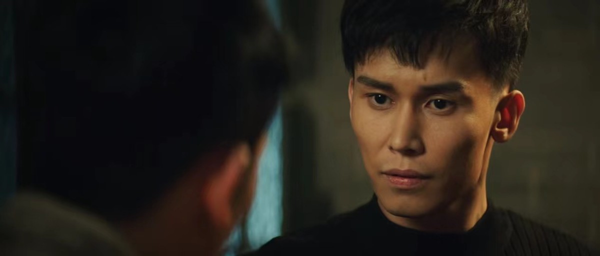 胡军|上线就是榜单“小霸王”，《黑狐之绝地营救》亮相，胡军王炸来了