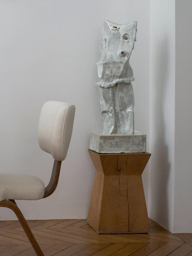 一个女人生活在巴黎，奶油焦糖色的家，散发着轻盈、复古的气息