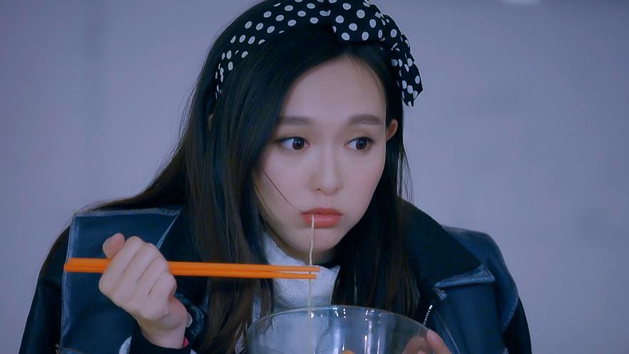 萝莉|御姐身材萝莉脸女星，躲过关晓彤跟陈瑶，我却被田曦薇给惊艳到了